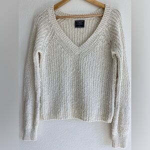 Abercrombie & Fitch women’s V-neck knit cream sweater